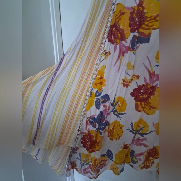 Rare Free People Lovestoned Lace Buttondown Printed Crochet Bell Sleeve Tunic XS - Picture 6 of 11